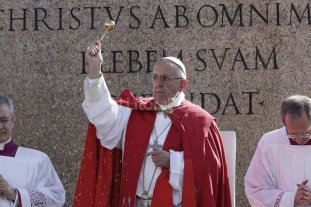 En el inicio de la Semana Santa, el Papa pidió por los refugiados