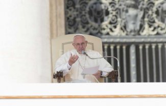 Francisco denunció los "intereses oscuros" que devastan Siria e Irak Francisco denunció los "intereses oscuros" que devastan Siria e Irak