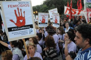 La amenazó con una cuchilla y la violó La amenazó con una cuchilla y la violó