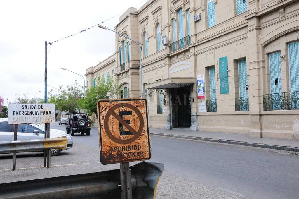 En Juan Díaz de Solís y J.J. Paso Acribillado en barrio Chalet - Acribillado en barrio Chalet - -