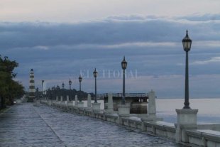 Un domingo gris, frío y con lloviznas Un domingo gris, frío y con lloviznas