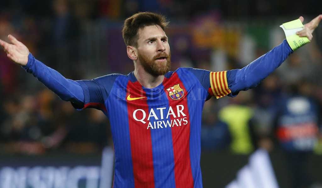Messi presentó su impresionante colección de camisetas Messi presentó su impresionante colección de camisetas