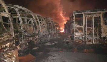 Quemaron 51 colectivos en Venezuela y el gobierno acusa a la oposición Quemaron 51 colectivos en Venezuela y el gobierno acusa a la oposición