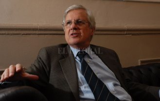 Murió el analista y consultor de opinión pública Manuel Mora y Araujo Murió el analista y consultor de opinión pública Manuel Mora y Araujo