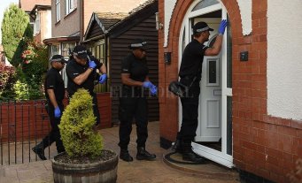 Aseguran que fue arrestada casi toda la red que perpetró el atentado en Manchester Aseguran que fue arrestada casi toda la red que perpetró el atentado en Manchester