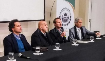 Presentaron un plan de acciones para mejorar la situación hídrica en Las Colonias y Castellanos Presentaron un plan de acciones para mejorar la situación hídrica en Las Colonias y Castellanos