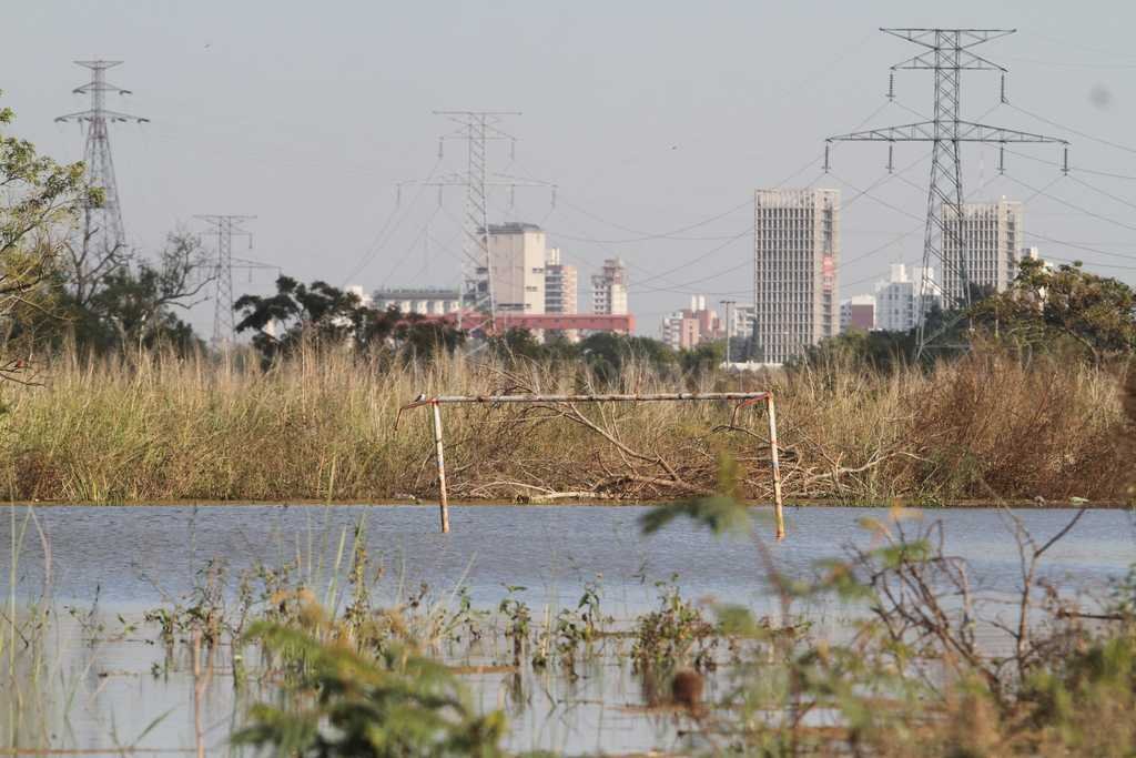 La crecida del Paraná El río llegó al nivel de alerta en la ciudad - El río llegó al nivel de alerta en la ciudad - -