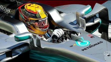 Hamilton les dio una lección y se quedó con la pole en Baku Hamilton les dio una lección y se quedó con la pole en Baku