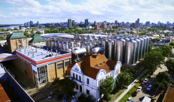 ¿Es posible disfrutar una buena cerveza y contribuir con el medioambiente al mismo tiempo? ¿Es posible disfrutar una buena cerveza y contribuir con el medioambiente al mismo tiempo?