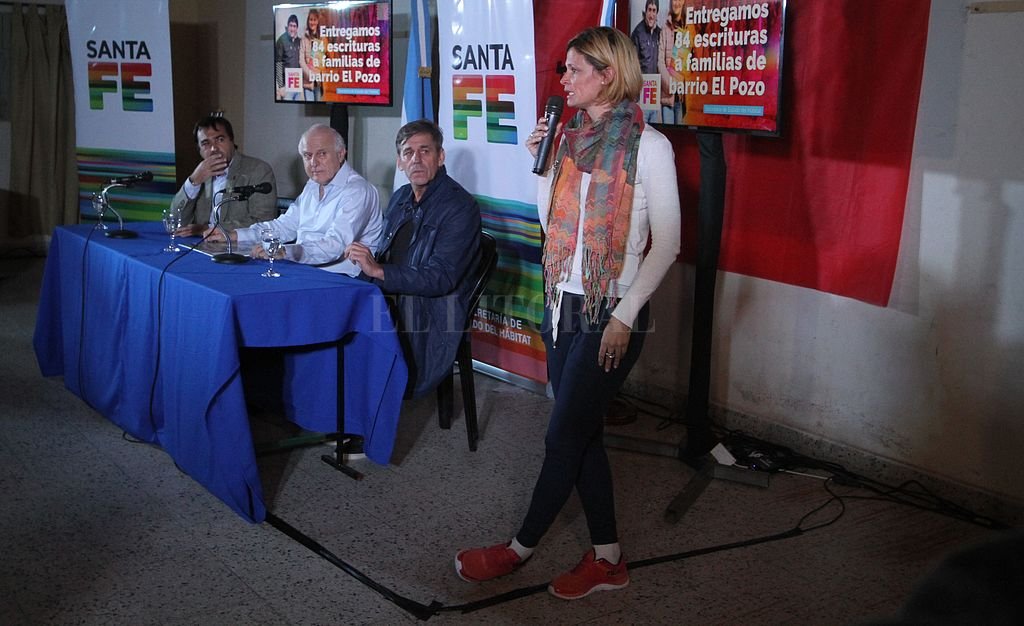 En el barrio El Pozo Escrituras y mejoras barriales por $ 15 millones - Escrituras y mejoras barriales por $ 15 millones - -