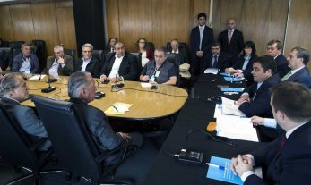 El gobierno oficializó el nuevo salario mínimo El gobierno oficializó el nuevo salario mínimo
