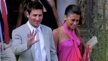 El plantel de Barcelona llegó a Rosario para el casamiento de Messi El plantel de Barcelona llegó a Rosario para el casamiento de Messi
