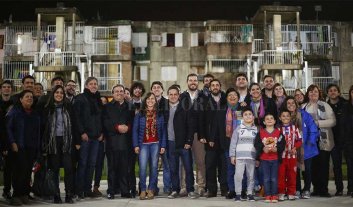 Entregaron escrituras a vecinos del Fonavi San Jerónimo de barrio Centenario Entregaron escrituras a vecinos del Fonavi San Jerónimo de barrio Centenario