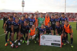 Unión goleó 4 a 0 a Huracán de Villa Ocampo Unión goleó 4 a 0 a Huracán de Villa Ocampo