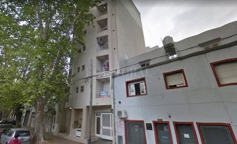 Ahogó a su beba y luego quiso tirarse de un sexto piso Ahogó a su beba y luego quiso tirarse de un sexto piso