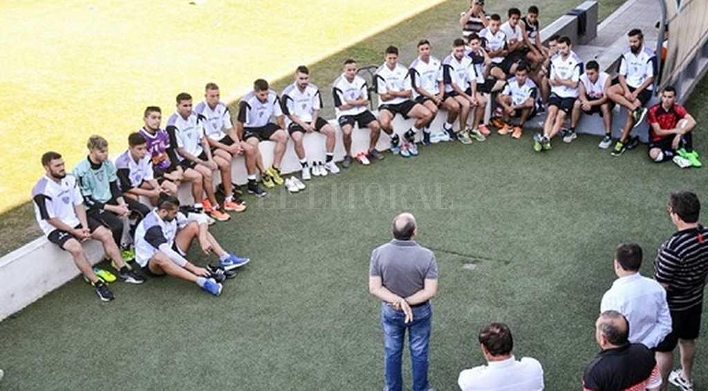 Insólito: un equipo del ascenso busca arquero en Facebook