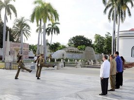 Maduro rinde homenaje a Fidel Castro en una sorpresiva visita a Cuba Maduro rinde homenaje a Fidel Castro en una sorpresiva visita a Cuba