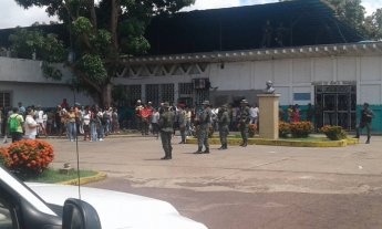 Al menos 37 muertos tras un motín en una cárcel de Venezuela Al menos 37 muertos tras un motín en una cárcel de Venezuela