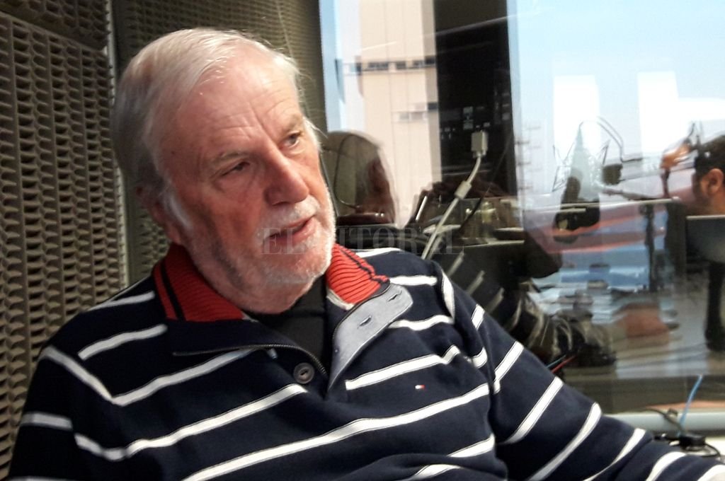 Lo que quedó del diálogo con el presidente sabalero... El club que quiere Vignatti - Hace poco más de un año, José Vignatti ganaba ampliamente las elecciones pero se producían incidentes en la sede. Todavía estaba muy fresca aquella interna con los ex directivos de una comisión que él apoyó en su momento y que arrancó con Ferraro de presidente. Todo eso forma parte ya del olvido de la gente, por lo que ha sido este primer año de gestión. El club que quiere Vignatti - Hace poco más de un año, José Vignatti ganaba ampliamente las elecciones pero se producían incidentes en la sede. Todavía estaba muy fresca aquella interna con los ex directivos de una comisión que él apoyó en su momento y que arrancó con Ferraro de presidente. Todo eso forma parte ya del olvido de la gente, por lo que ha sido este primer año de gestión. -