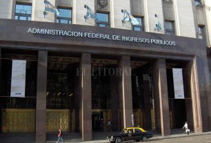 Extienden hasta octubre el plazo para que los monotributistas se recategoricen Extienden hasta octubre el plazo para que los monotributistas se recategoricen