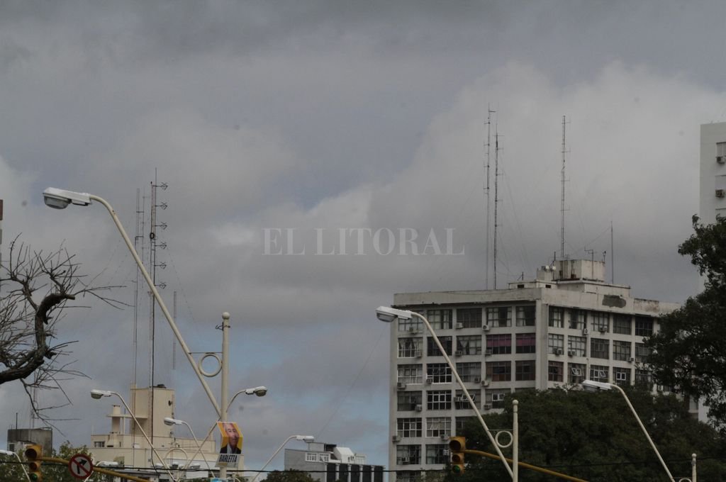 Clima en Santa Fe Viernes nublado y algo inestable - Viernes nublado y algo inestable - -
