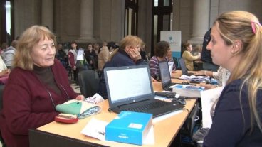 Entregaron las primeras tablets para adultos mayores Entregaron las primeras tablets para adultos mayores