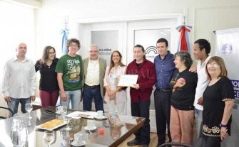 Reconocieron los 25 años de trayectoria del grupo de teatro callejero "La Tramoya" Reconocieron los 25 años de trayectoria del grupo de teatro callejero "La Tramoya"