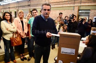 Rossi y Rodenas votaron juntos en la misma escuela Rossi y Rodenas votaron juntos en la misma escuela