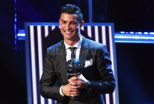 Cristiano Ronaldo fue elegido mejor jugador de la FIFA 2017 Cristiano Ronaldo fue elegido mejor jugador de la FIFA 2017