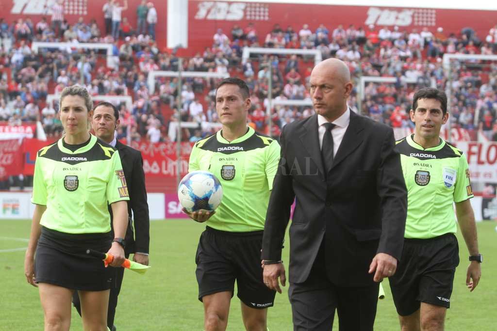 Defensa y Justicia recibe a Olimpo de Bahía Blanca Defensa y Justicia recibe a Olimpo de Bahía Blanca