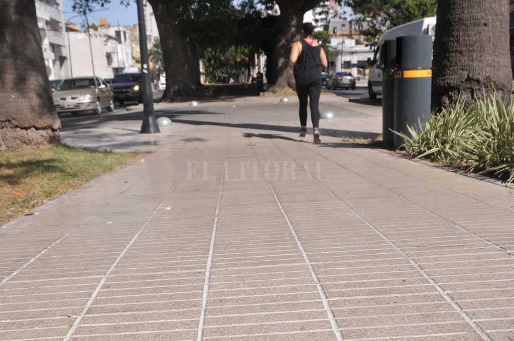 Llegó la lluvia y bajó la temperatura — Domingo con abrigo Llegó la lluvia y bajó la temperatura — Domingo con abrigo
