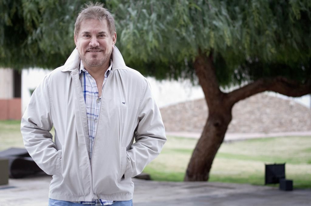 Arnaldo André fue internado de urgencia en La Feliz Arnaldo André fue internado de urgencia en La Feliz