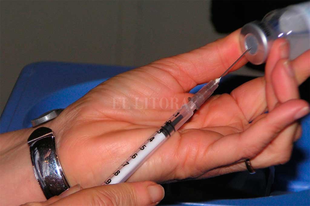 Llegaron a Santa Fe las primeras dosis de vacuna antigripal 