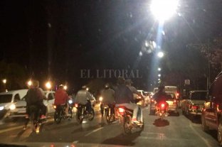 Motos sin control en la Costanera de Santa Fe Motos sin control en la Costanera de Santa Fe