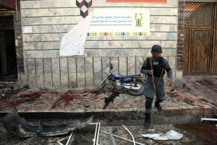 Atentado suicida del Estado Islámico deja 31 muertos en Afganistán Atentado suicida del Estado Islámico deja 31 muertos en Afganistán