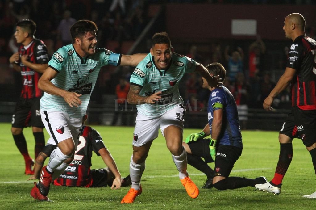 Superliga Argentina de Fútbol - Fecha 24 Doblete de Correa para que Colón supere a Patronato - Doblete de Correa para que Colón supere a Patronato - -