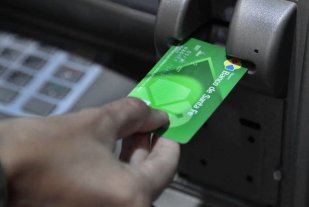 La provincia adelantará la aplicación de la cláusula gatillo y otorgará un bono por única vez La provincia adelantará la aplicación de la cláusula gatillo y otorgará un bono por única vez