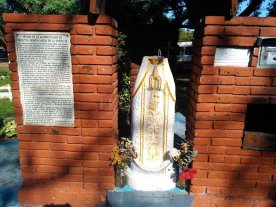 Profanaron la Virgen María que se encuentra en la costanera santafesina Profanaron la Virgen María que se encuentra en la costanera santafesina