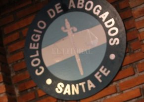 El Colegio de Abogados cuestiona dos pliegos El Colegio de Abogados cuestiona dos pliegos