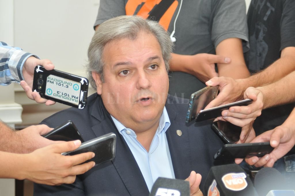 Tras la quita del impuesto a los usuarios Farías: "El alumbrado público demandará 70 millones de pesos anuales" - El alumbrado público demandará 70 millones de pesos anuales al municipio. Farías: "El alumbrado público demandará 70 millones de pesos anuales" - El alumbrado público demandará 70 millones de pesos anuales al municipio. -