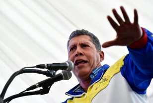 Candidato opositor llama a votar "para salvar a Venezuela" Candidato opositor llama a votar "para salvar a Venezuela"