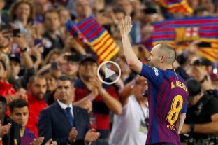 Iniesta se despidió de Barcelona con un triunfo Iniesta se despidió de Barcelona con un triunfo