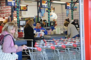El gobierno convocó a los principales empresarios para que moderen la suba de precios El gobierno convocó a los principales empresarios para que moderen la suba de precios