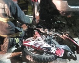 Mujer atropelló y mató a un delincuente que le robó el celular Mujer atropelló y mató a un delincuente que le robó el celular
