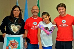 Una niña de Gálvez recibió un brazo ortopédico impreso con tecnología 3D Una niña de Gálvez recibió un brazo ortopédico impreso con tecnología 3D