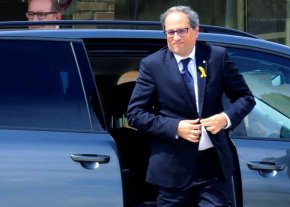 Torra aplaza la asunción de su gobierno esperando resolver la tensión con Madrid Torra aplaza la asunción de su gobierno esperando resolver la tensión con Madrid