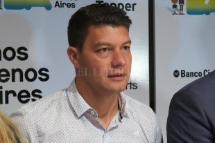 Battaglia se sumará al cuerpo técnico de Falcioni en Banfield Battaglia se sumará al cuerpo técnico de Falcioni en Banfield