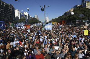 Multitudinaria protesta opositora a Macri y al FMI en Buenos Aires Multitudinaria protesta opositora a Macri y al FMI en Buenos Aires