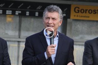 Un niño le dio un pelotazo a Macri en la ingle Un niño le dio un pelotazo a Macri en la ingle