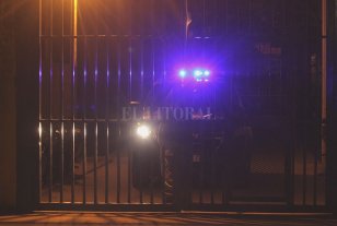 Presos quemaron colchones y frazadas en la cárcel de Las Flores Presos quemaron colchones y frazadas en la cárcel de Las Flores